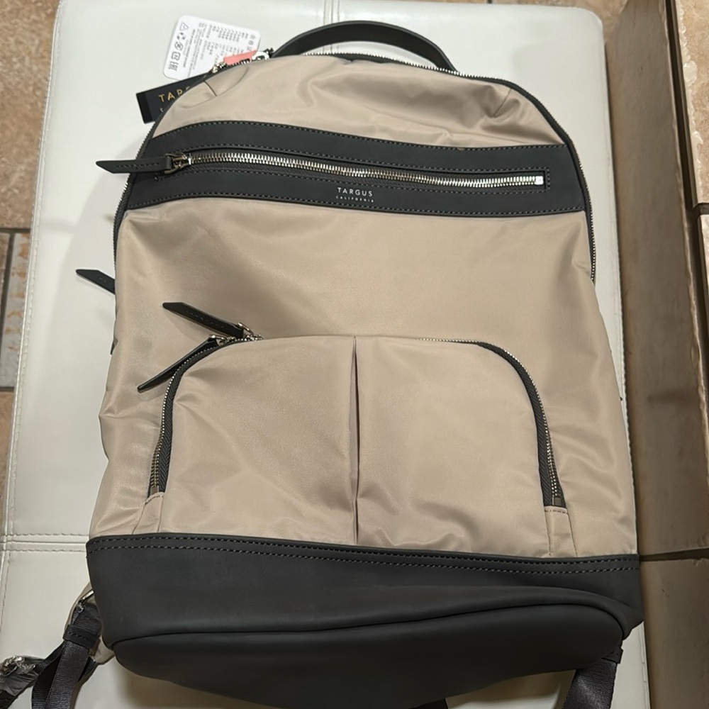 Targus backpack NWT newport collection